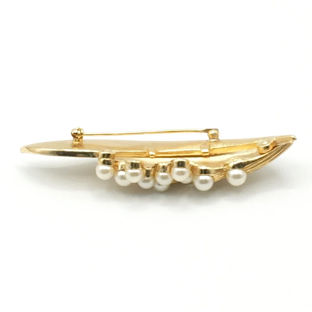 Vintage Crown Trifari Goldtone with Faux Pearls Floral Brooch Pin - Picture 5 of 11